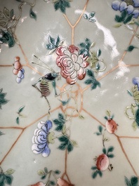 Three Chinese famille rose celadon-ground leaf-form tazzas, Tongzhi and Guangxu marks, 19th C.