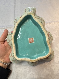 Three Chinese famille rose celadon-ground leaf-form tazzas, Tongzhi and Guangxu marks, 19th C.