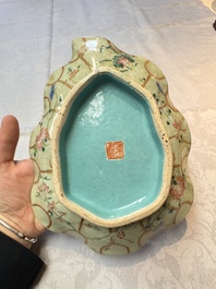 Three Chinese famille rose celadon-ground leaf-form tazzas, Tongzhi and Guangxu marks, 19th C.