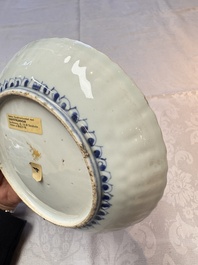 Four Chinese 'Kraak' blue and white plates with a bird on a rock, Wanli