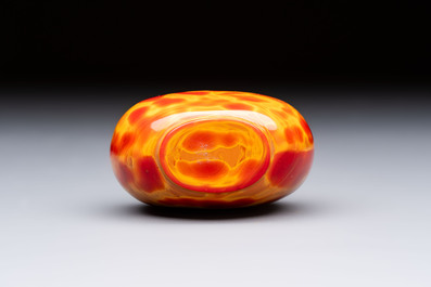 A Chinese 'Fired Up' glass snuff bottle, probably from the imperial Beijing glass workshop, 1720-1840