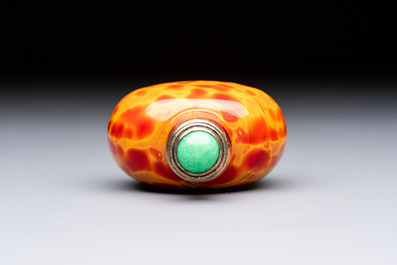 A Chinese 'Fired Up' glass snuff bottle, probably from the imperial Beijing glass workshop, 1720-1840