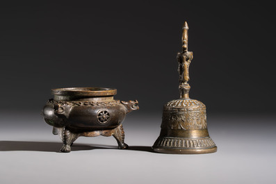 A Chinese gilt-bronze Buddha, a Tibetan dorje bell and four various South Asian bronze wares, 18/19th C.