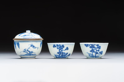 A varied collection of seven Chinese and Japanese blue and white wares, 16/18th C.