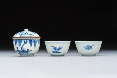 A varied collection of seven Chinese and Japanese blue and white wares, 16/18th C.