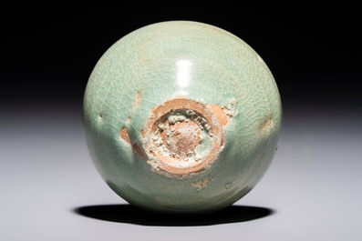 A fine Korean celadon tea bowl with its original stand, Goryeo, 12th C.