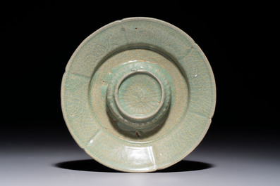A fine Korean celadon tea bowl with its original stand, Goryeo, 12th C.