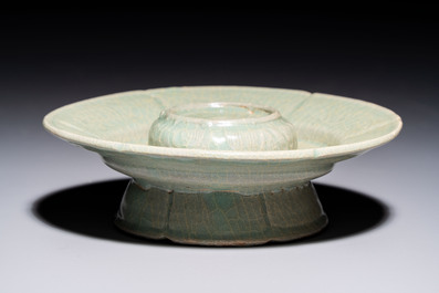 A fine Korean celadon tea bowl with its original stand, Goryeo, 12th C.