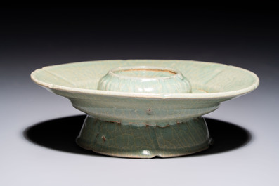 A fine Korean celadon tea bowl with its original stand, Goryeo, 12th C.