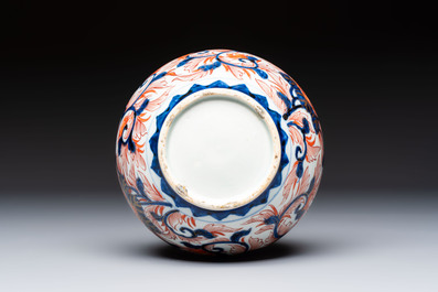 A Japanese Imari bowl, a bottle vase and a brush washer, Meiji, 19/20th C.