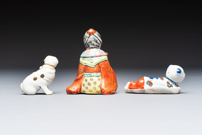 Four Japanese sculptures, a rooster-form ewer and a covered censer, Wanli mark, 19/20th C.