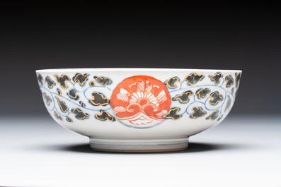 A Japanese Imari bowl, a bottle vase and a brush washer, Meiji, 19/20th C.