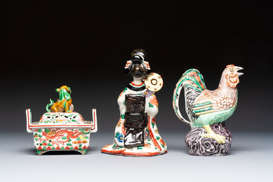 Four Japanese sculptures, a rooster-form ewer and a covered censer, Wanli mark, 19/20th C.