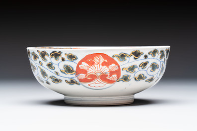 A Japanese Imari bowl, a bottle vase and a brush washer, Meiji, 19/20th C.