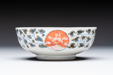 A Japanese Imari bowl, a bottle vase and a brush washer, Meiji, 19/20th C.