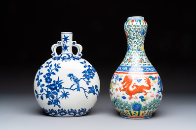 A Chinese blue and white moonflask vase and a wucai garlic-mouth bottle vase, Yongle and Wanli mark, 20th C.