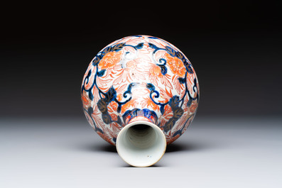 A Japanese Imari bowl, a bottle vase and a brush washer, Meiji, 19/20th C.