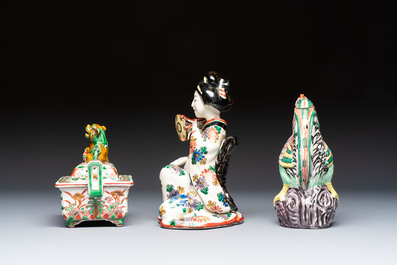 Four Japanese sculptures, a rooster-form ewer and a covered censer, Wanli mark, 19/20th C.
