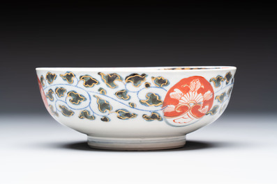 A Japanese Imari bowl, a bottle vase and a brush washer, Meiji, 19/20th C.