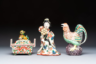 Four Japanese sculptures, a rooster-form ewer and a covered censer, Wanli mark, 19/20th C.