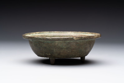 Two small Chinese bronze brush washers, Dong Chang Qi 董昌器 and Da Xiang Yuan Nian 大象元年 marks, Yuan/Ming