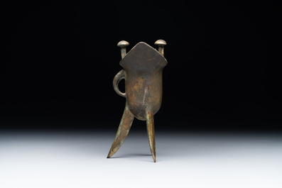 A Chinese archaistic bronze ritual wine vessel, 'jue 爵', Song