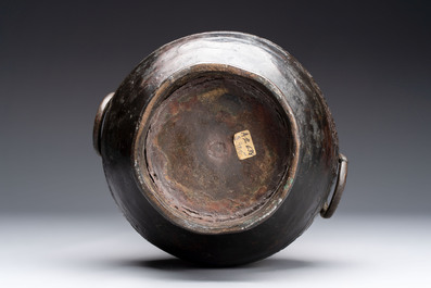 A Chinese archaistic bronze vase, 'Hu 壺', Song/Yuan