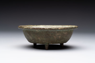 Two small Chinese bronze brush washers, Dong Chang Qi 董昌器 and Da Xiang Yuan Nian 大象元年 marks, Yuan/Ming