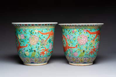 A pair of Chinese famille rose Dayazhai-style 'Dragon' jardini&egrave;res, 20th C.