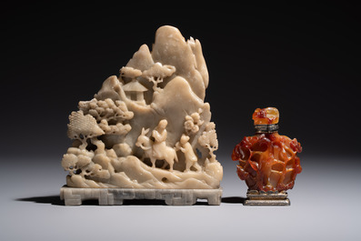 Six Chinese stone carvings and two jade bangles, 19/20th C.