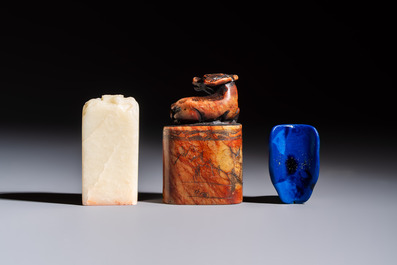 Nine Chinese hardstone carvings and bowls, including jade, 19/20th C.