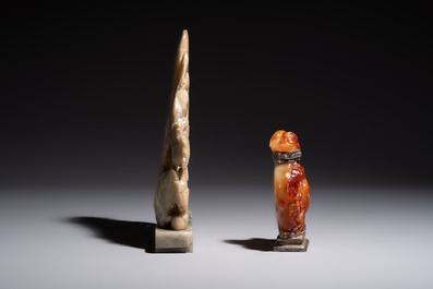Six Chinese stone carvings and two jade bangles, 19/20th C.