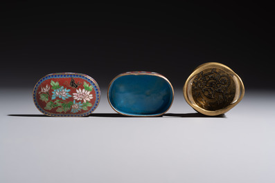 A group of eleven Chinese decorative objects, including bronze, cloisonn&eacute;, wood, and silk, 20th C.
