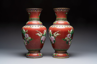 Three Chinese cloisonn&eacute; vases and a covered box, 20th C.