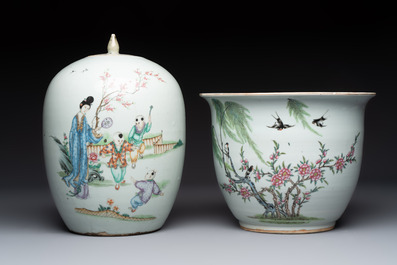 A Chinese famille rose vase, a covered jar and a jardiniere with stand, 19/20th C.