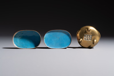 A group of eleven Chinese decorative objects, including bronze, cloisonn&eacute;, wood, and silk, 20th C.