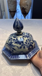 A large Japanese Arita blue and white vase and cover, Edo, late 17th C.