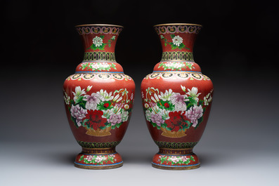 Three Chinese cloisonn&eacute; vases and a covered box, 20th C.