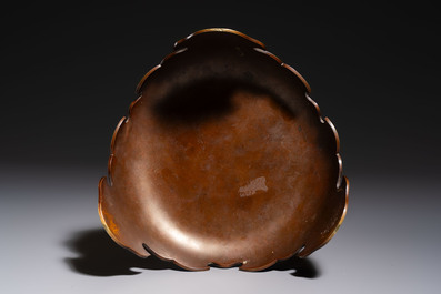 A fine Japanese bronze stand with silver-, gold- and copper-plated details, Meiji, 19th C.