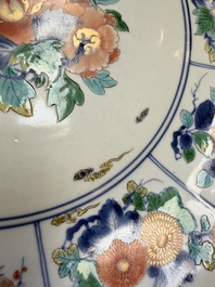 A rare Japanese Ko-Imari Kakiemon-style dish with floral design, possibly for the Chinese market, Edo, 17th C.