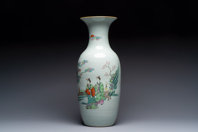 A Chinese famille rose vase, a covered jar and a jardiniere with stand, 19/20th C.