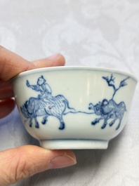 A pair of Chinese blue and white 'Ca Mau' shipwreck cups and saucers, Yongzheng
