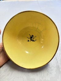 A Chinese Canton enamel 'Phoenix' bowl, Wan Yanchang Zhi 萬延常製 mark, 18th C.