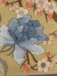 A rare and large Chinese gold-thread and silk 'Bai Niao Chao Feng 百鳥朝鳳' kesi panel, Republic