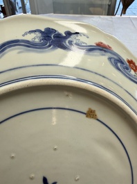A rare Japanese Ko-Imari Kakiemon-style dish with floral design, possibly for the Chinese market, Edo, 17th C.