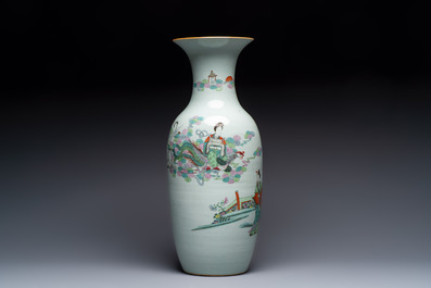 A Chinese famille rose vase, a covered jar and a jardiniere with stand, 19/20th C.