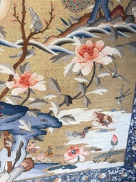 A rare and large Chinese gold-thread and silk 'Bai Niao Chao Feng 百鳥朝鳳' kesi panel, Republic