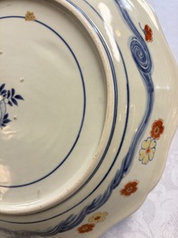 A rare Japanese Ko-Imari Kakiemon-style dish with floral design, possibly for the Chinese market, Edo, 17th C.