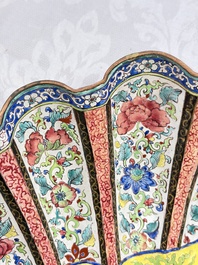A Chinese Canton enamel shell-shaped basin with floral design, Yongzheng/Qianlong