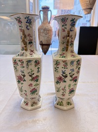 A pair of Chinese famille rose 'Wu Shuang Pu' vases, 19th C.